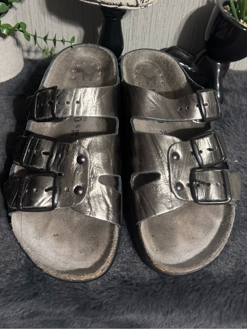 Mephisto Metallic Pewter Leather Comfort Slide Sandals Size 36